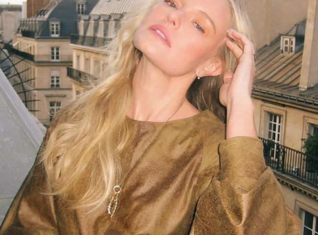 What religion is Kate Bosworth