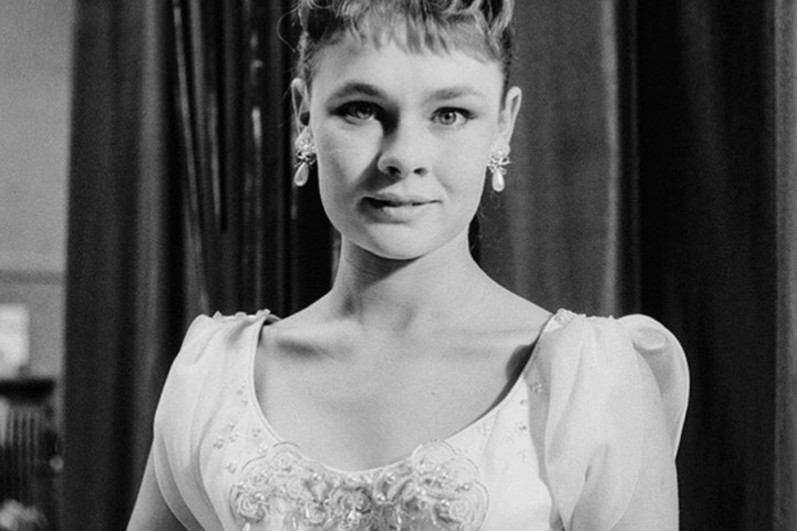 What religion is Judi Dench