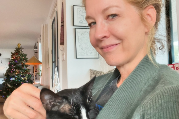 What religion is Jenna Elfman